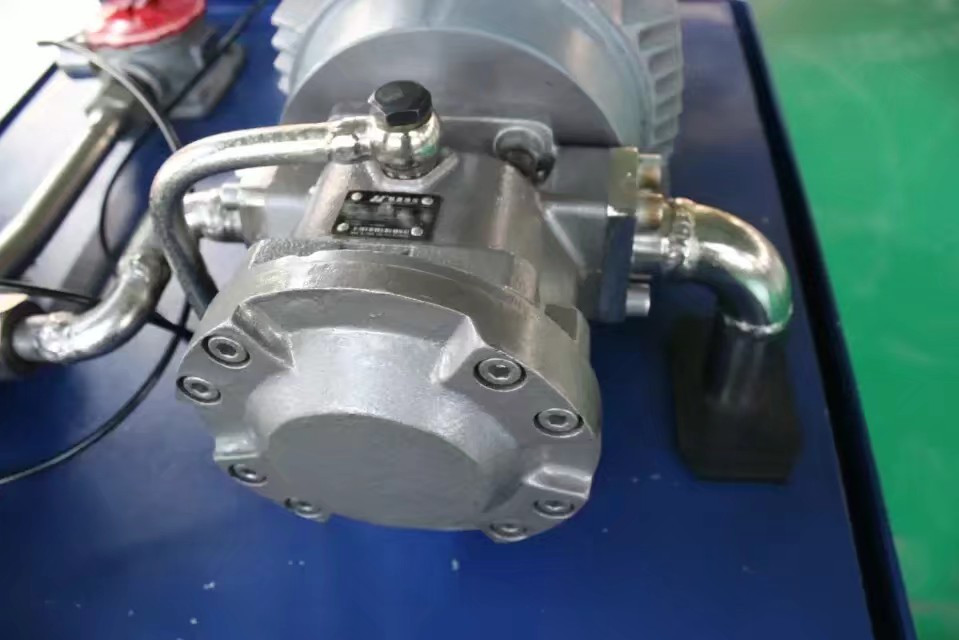 ��݁�CҺ��ϵ�y